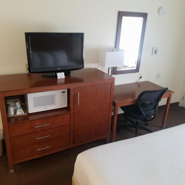 SureStay Hotel by Best Western Hollister image 21